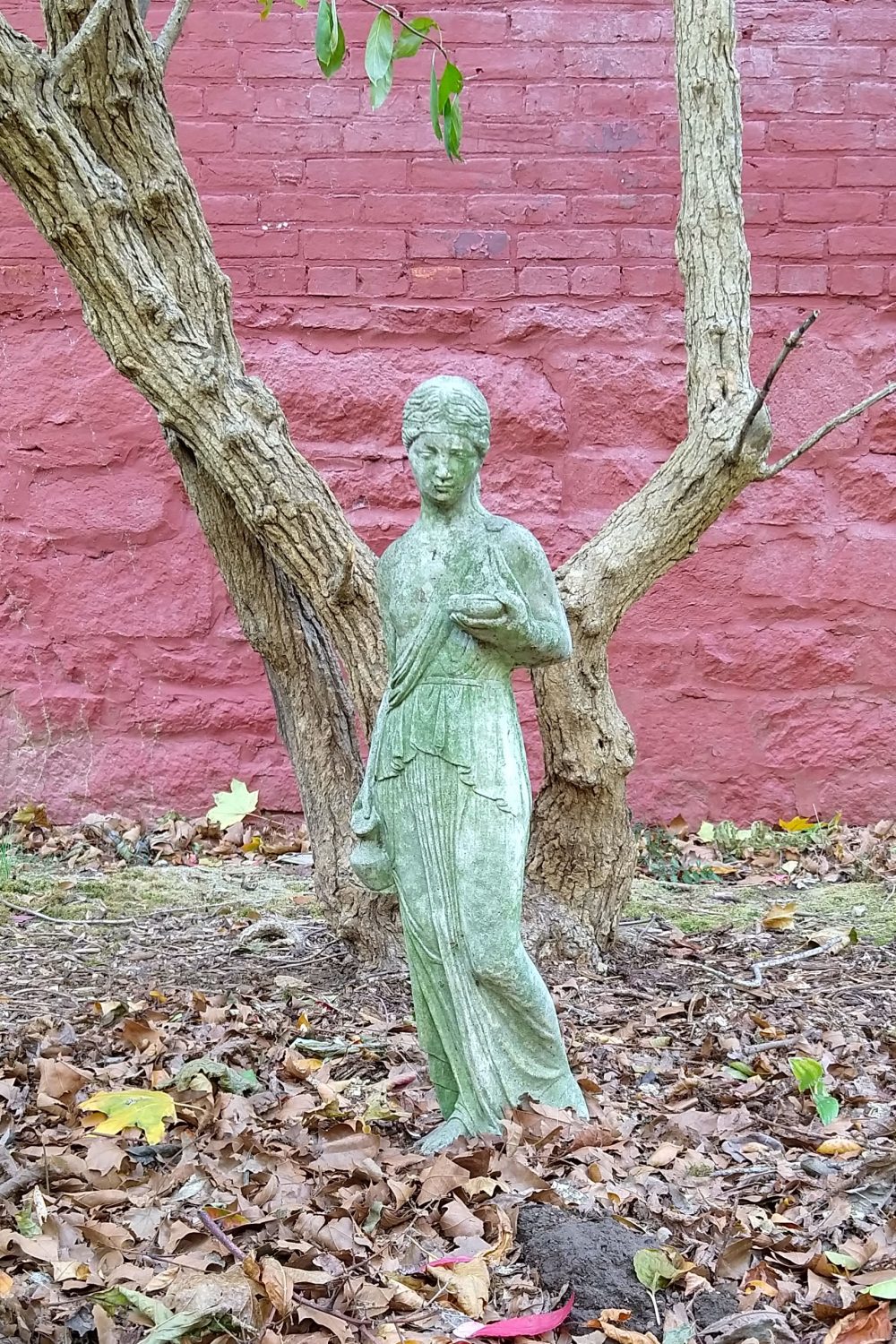 Statue at the Spencer-Silver Mansion